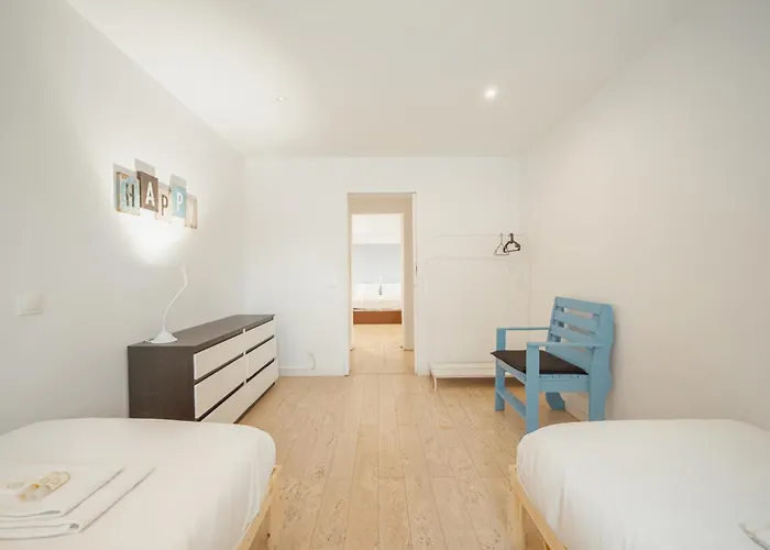 Porto Window House By Vacationy